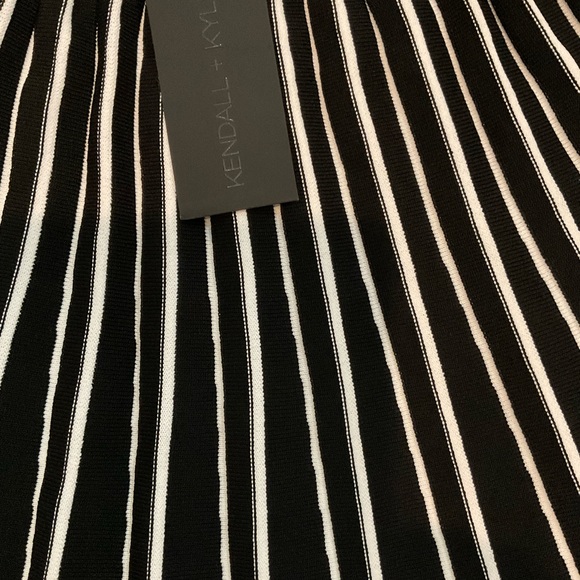 🛑🛑🛑KENDALL & Kylie skirt - Picture 4 of 6